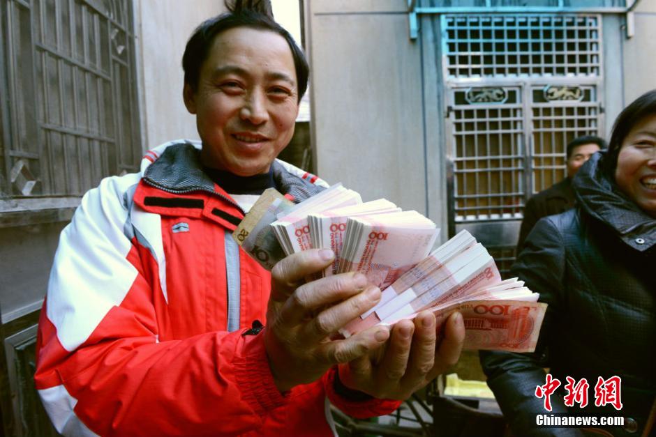武漢將推行建筑工人實名制 建筑工人不用擔心拖欠工資了