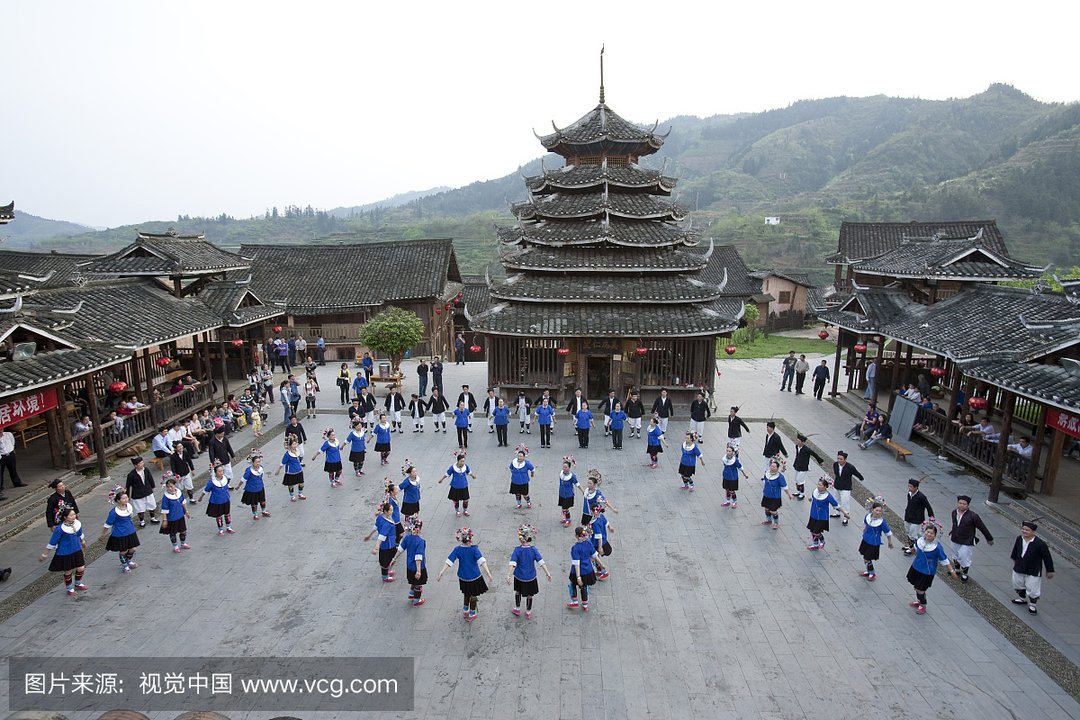 書寫八桂大地繁榮發展新篇章（社論） ——熱烈慶祝廣西壯族自治區成立60周年